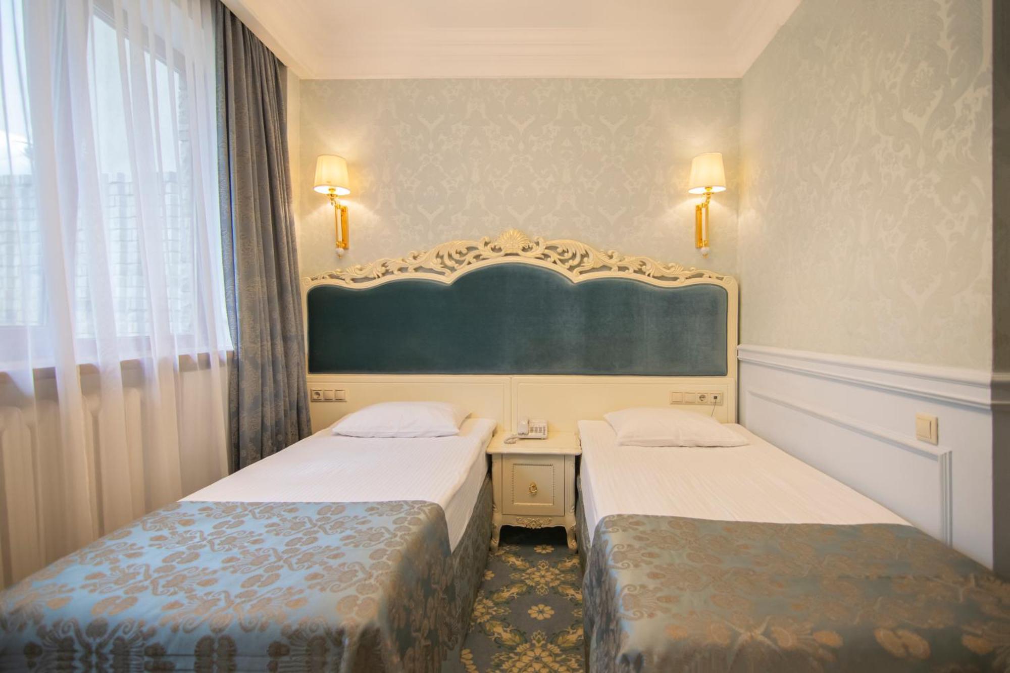 Royal Olympic Hotel Kiev Esterno foto