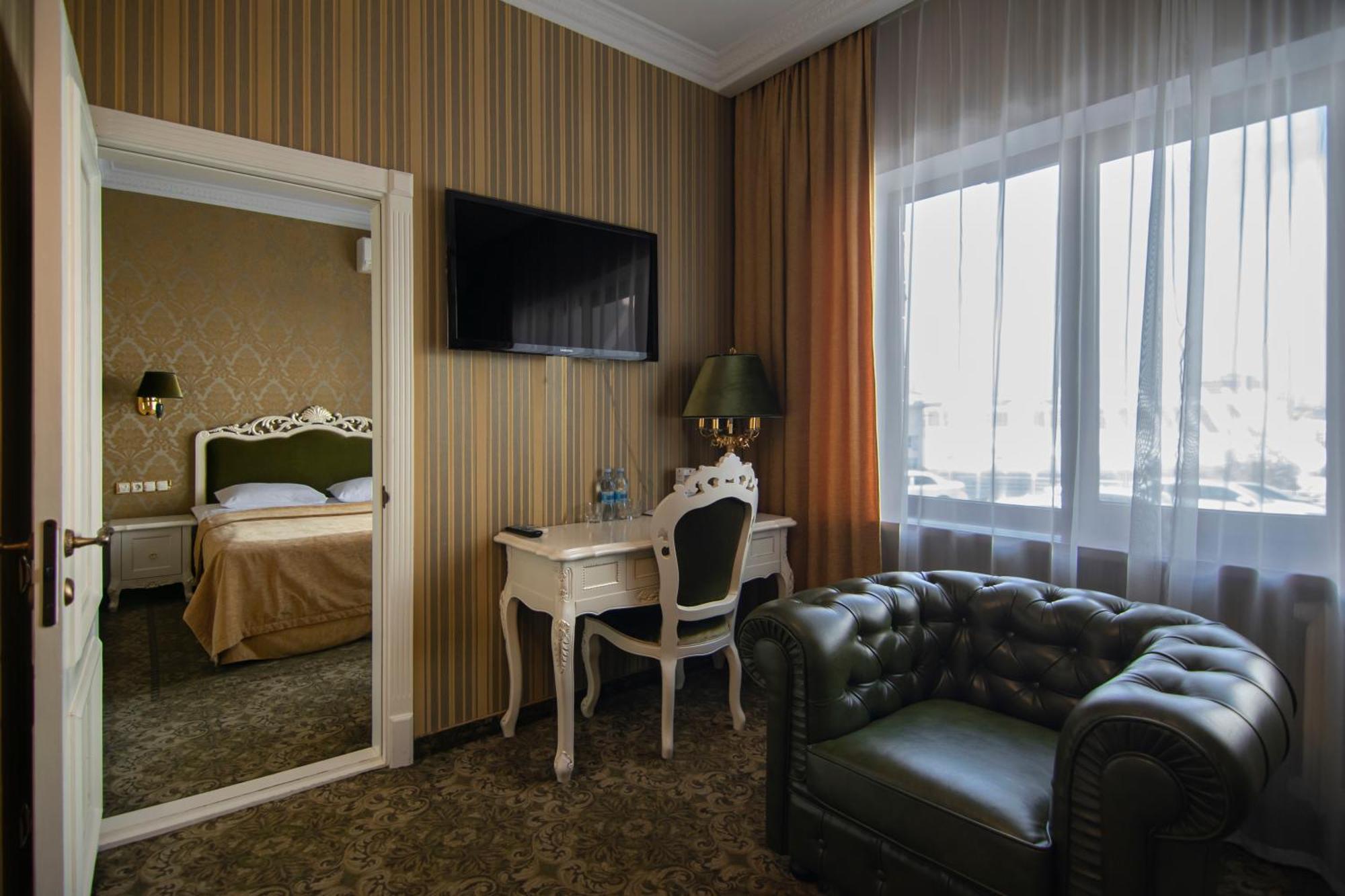 Royal Olympic Hotel Kiev Esterno foto