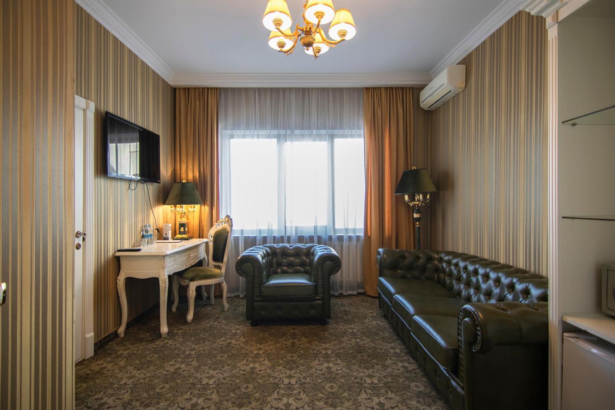 Royal Olympic Hotel Kiev Esterno foto