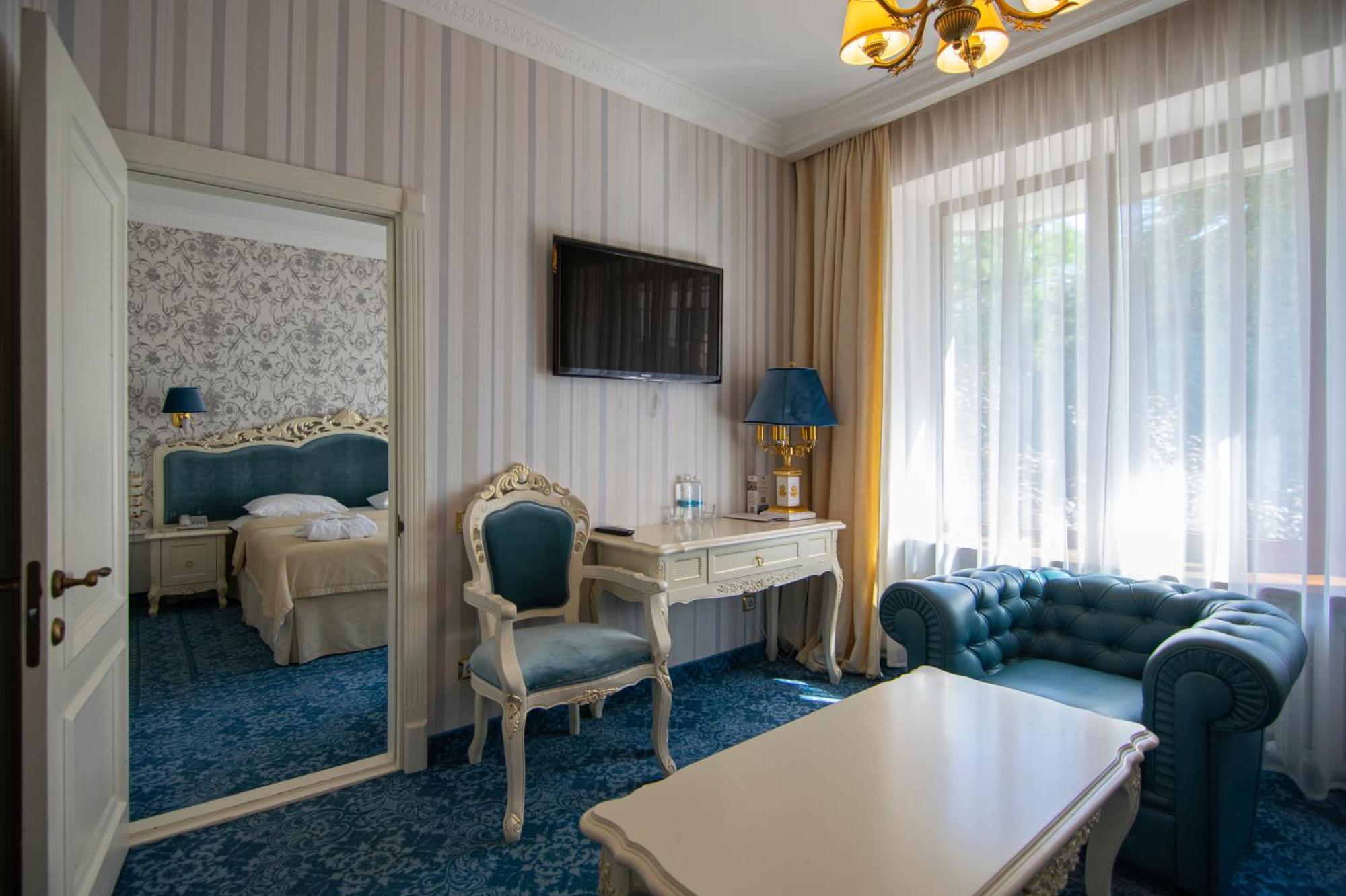 Royal Olympic Hotel Kiev Esterno foto