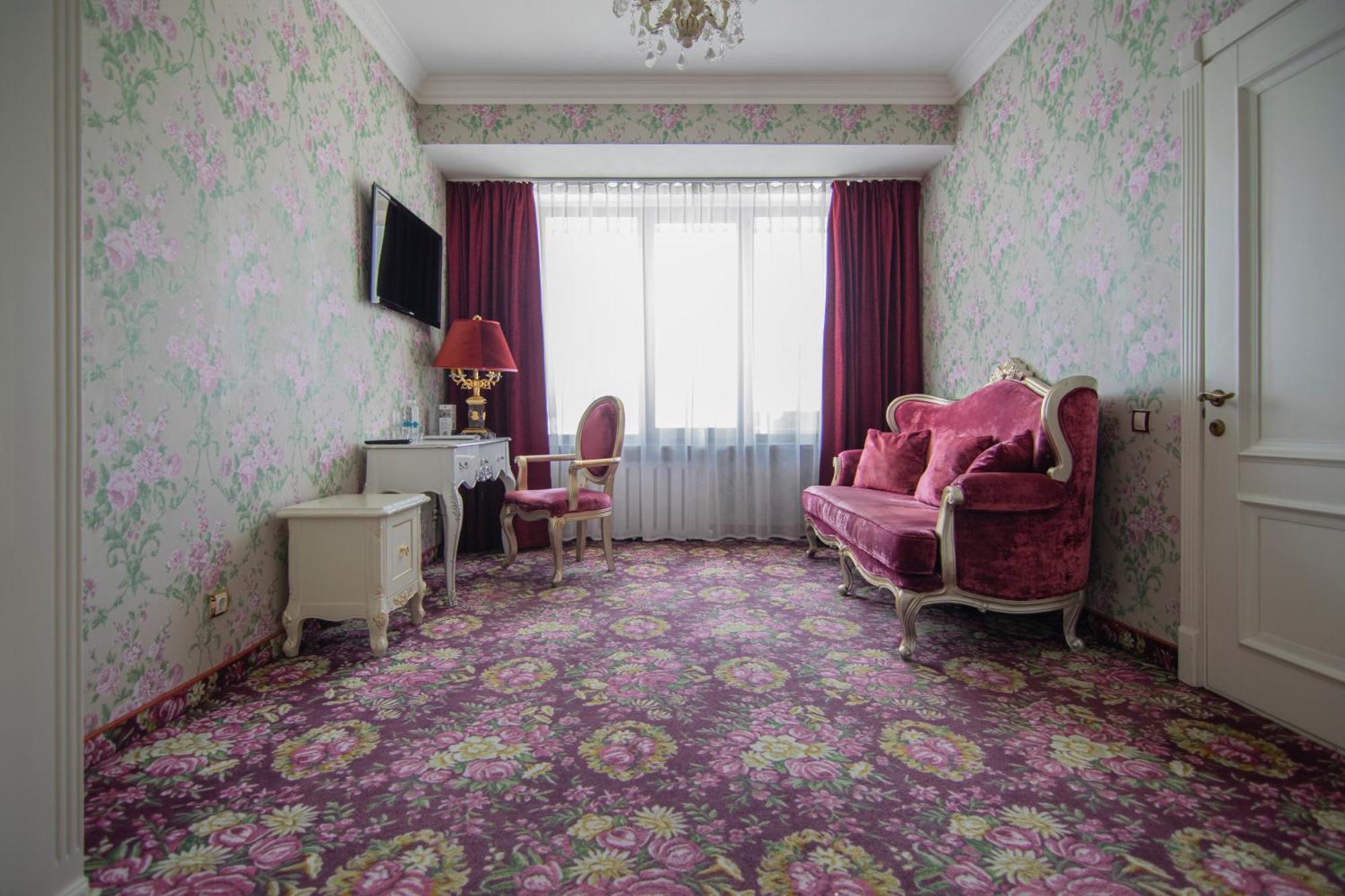 Royal Olympic Hotel Kiev Esterno foto