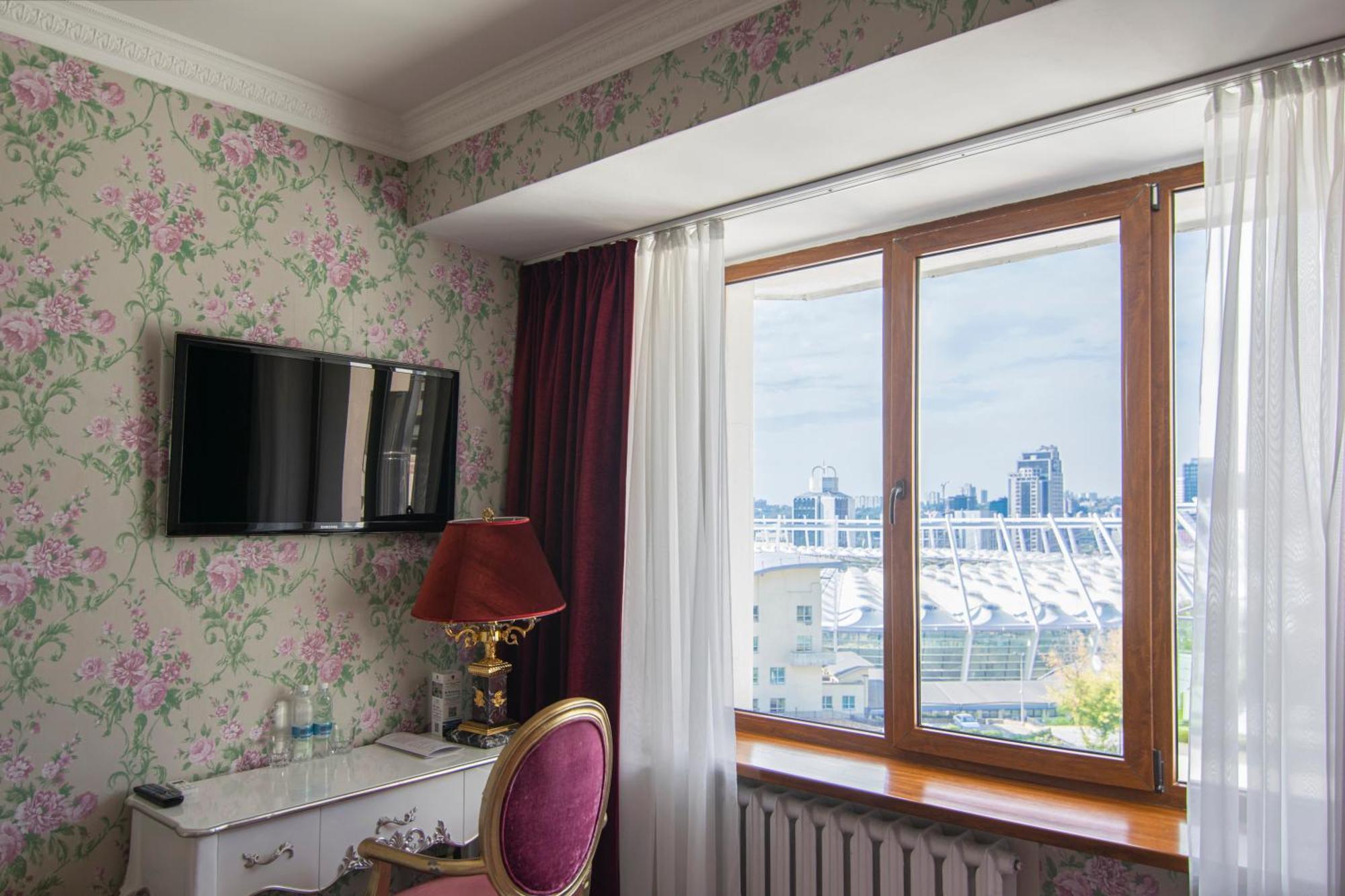 Royal Olympic Hotel Kiev Esterno foto