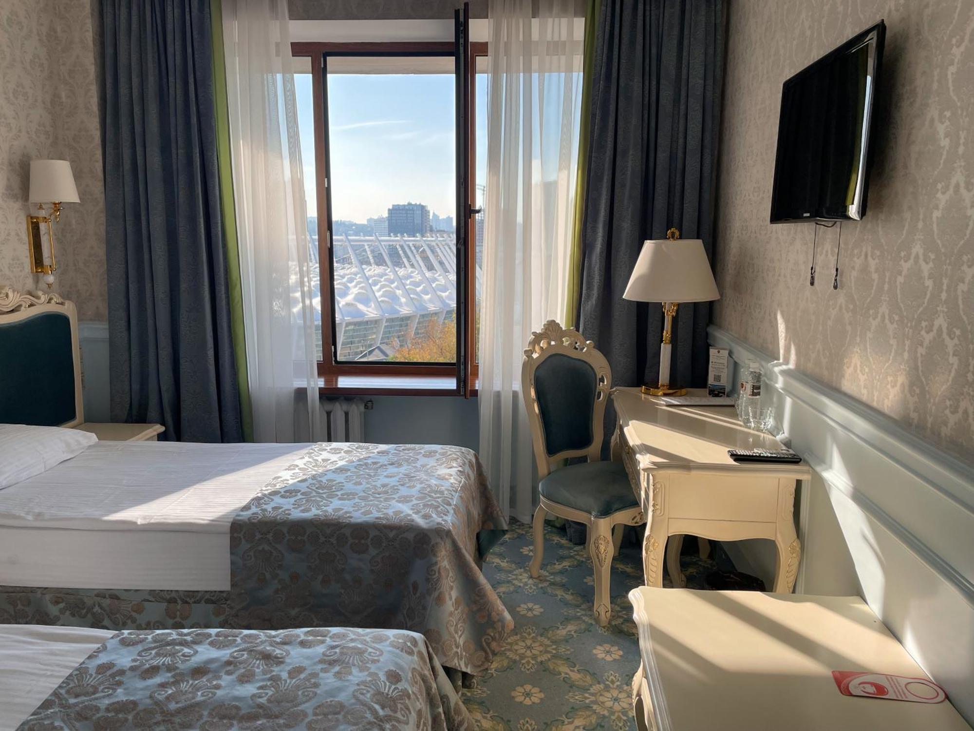 Royal Olympic Hotel Kiev Esterno foto